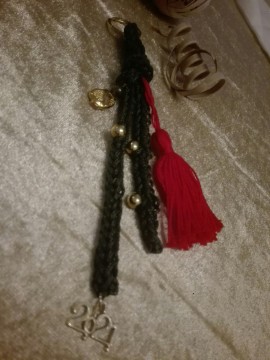 Γούρι χειροποίητο πλεκτό ρόδι 