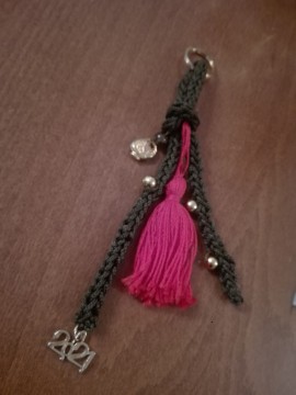 Γούρι χειροποίητο πλεκτό ρόδι 